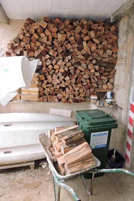 A cubic metre of stacked timber